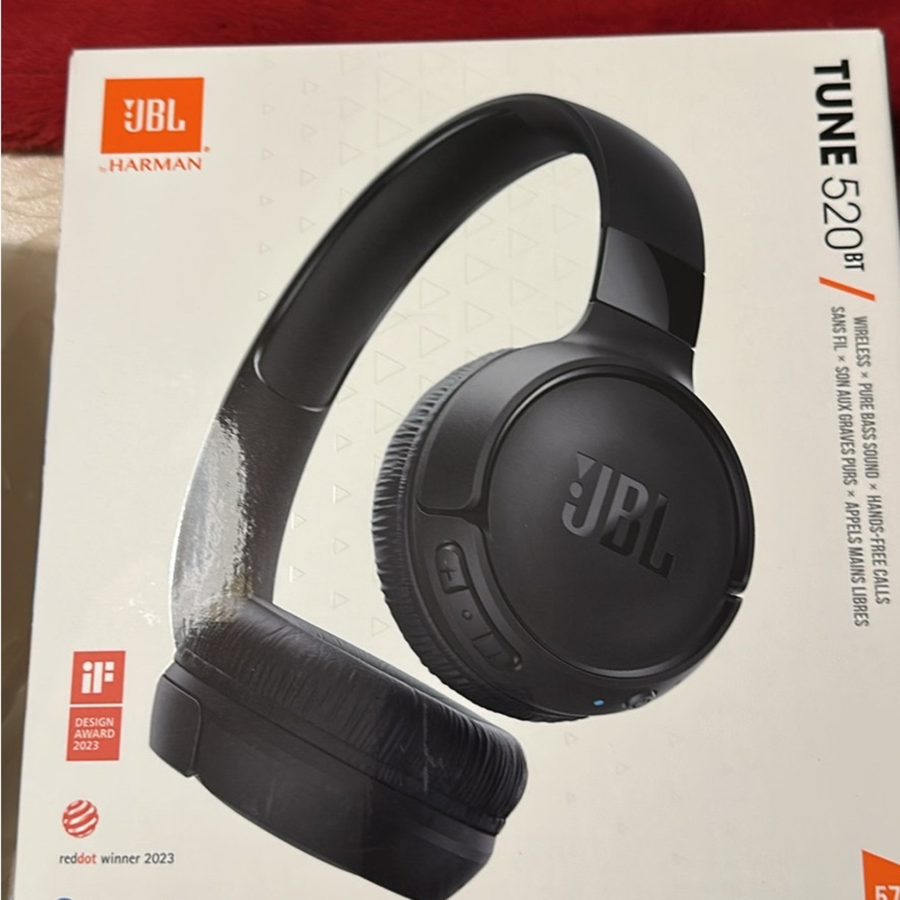 JBL Tune 520BT Bluetooth Headphones - Classic Black